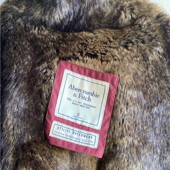 Abercrombie & Fitch Faux Fur Vest Brown Small - Picture 8 of 11